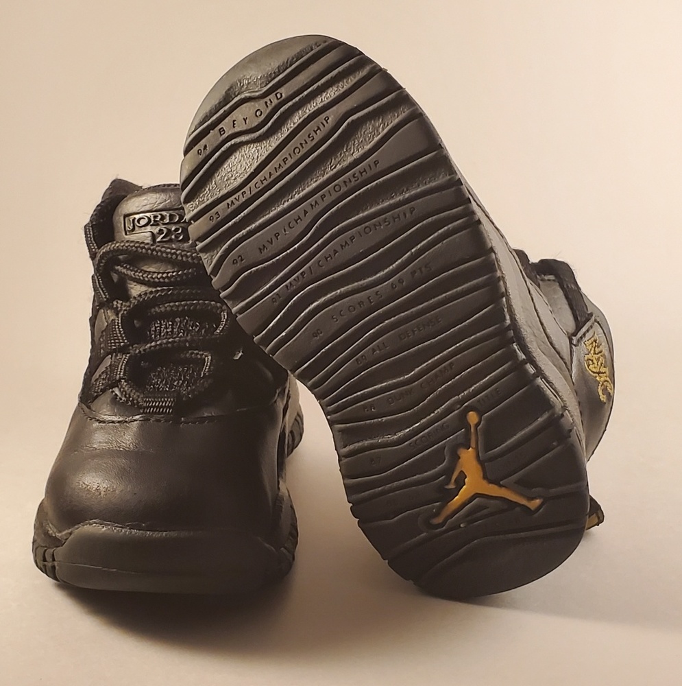 💥RETRO 10 JORDANS💥